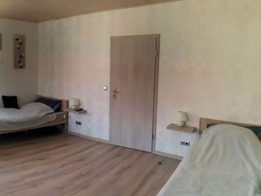 Schlafzimmer mit 2 Einzelbetten